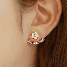 Korean Style Small Flower Daisy Piercing Stud Earrings For Women Rhinestone Elegant Silver Earings Jewelry EF8