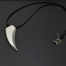 Brave Men's Necklace Stainless Steel Wolf Tooth Necklace Animal Pendant Necklaces Jewelry Gift EF8