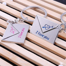 2pcs Lover's Keyrings Envelope "I love you" Engraved Cupid's Arrow Heart Keychains EF8
