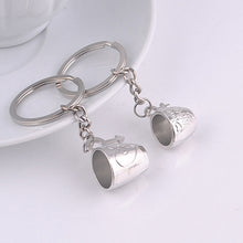 Creative 2Pcs Pair Romantic Couple Cups Keychain for Lovers Metal Keychain Wedding Gifts  EF8