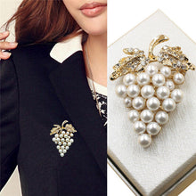 Crystal Rhinestone Flower For Wedding Bridal Dresses Clip Scarf Buckle Pins Grapes Brooches Rose Gold Plated Pearl Brooch S EF8