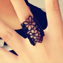 Jewelry Accessories anel Feminino Black Gold Cutout Lace Flower Ring Finger Rings for Women s EF8