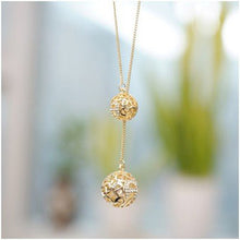 Classic Crystal Hollow Out Two Ball Rhinestone a Long Section of High Texture Flash Spher 18K Gold Plated Necklace EF8