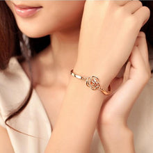 Love Heart Shape Women H  Hollow Out Rose Flower Crystal Bracelet H  Chain Gold Color Brace s EF8