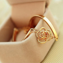 Love Heart Shape Women H  Hollow Out Rose Flower Crystal Bracelet H  Chain Gold Color Brace s EF8