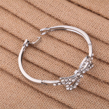 Silver Plated Pretty Bowknot Design Cuff Crystal Bangle Hollow Rhinestone Bracelet Lady Gift EF8